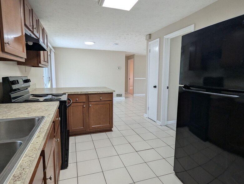 Building Photo - 5127 Acoma Ave