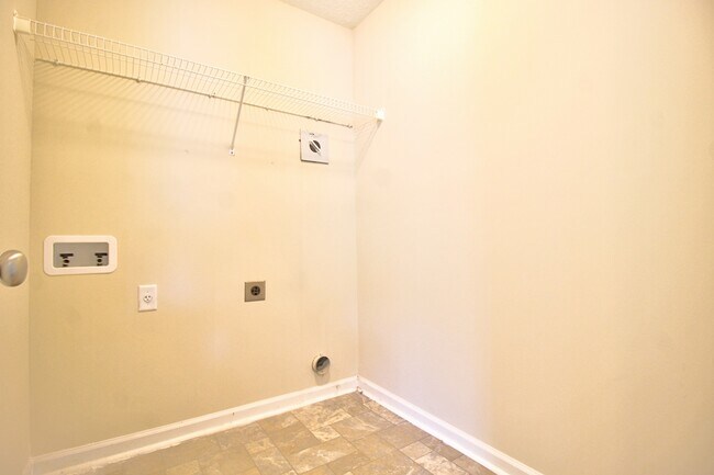 Building Photo - 260 Whippoorwill Wy NE
