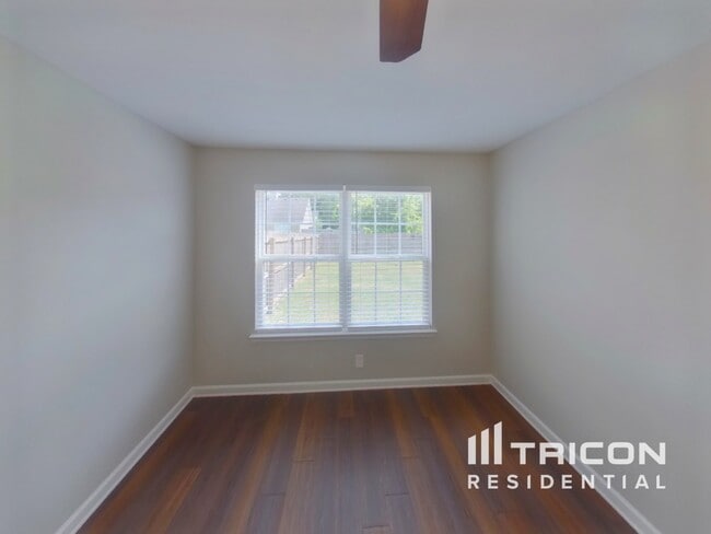 Building Photo - 820 Chickamauga Dr