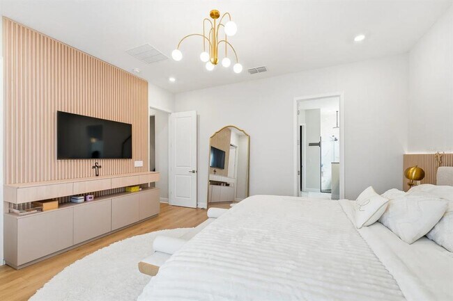 Building Photo - 16312 Volterra Point