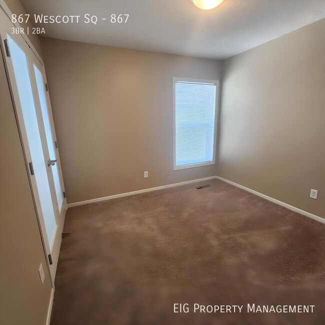 Building Photo - 867 Wescott Square