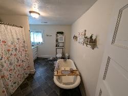 Building Photo - 606 Riverland Rd SE