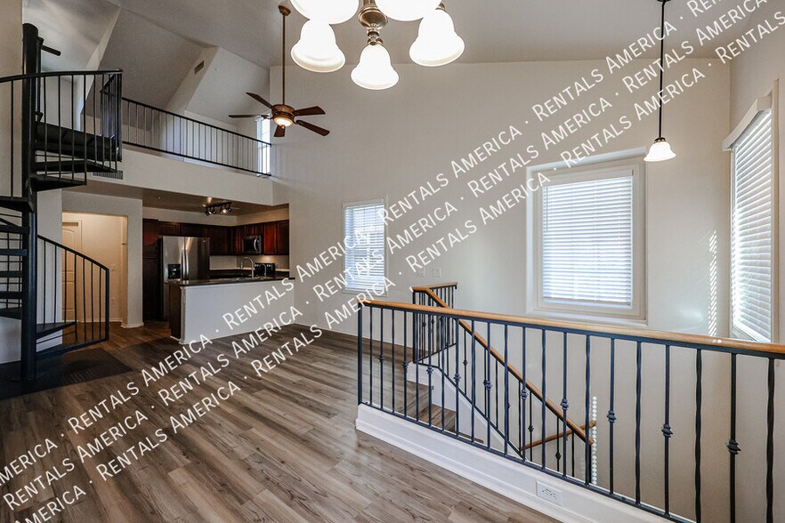 Building Photo - 4057 E Windsor Dr