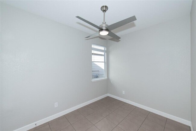 Building Photo - 141 Kype Cove
