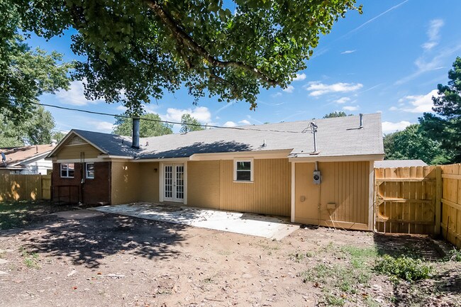 Building Photo - 3707 Clearbrook St