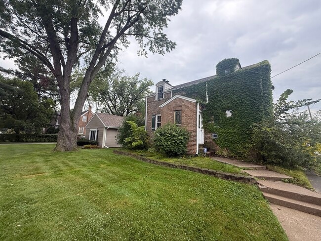 Building Photo - 9510 Campbell Ave