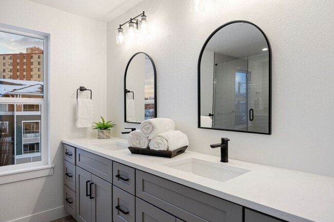 Building Photo - Modern New Construction Duplex in Desirabl...