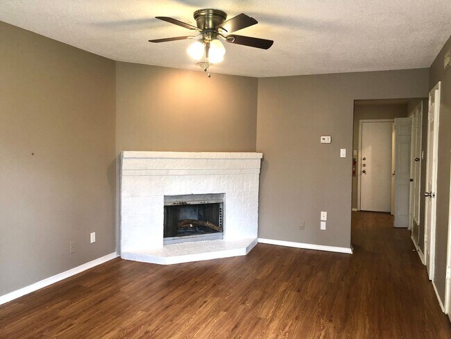 Building Photo - 3063 Olympia Dr