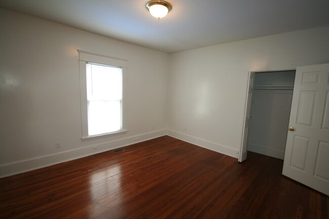 Building Photo - Spacious 3 Bed / 2 Bath Trinity Park Home - All Appliances and Large Fenced Yd