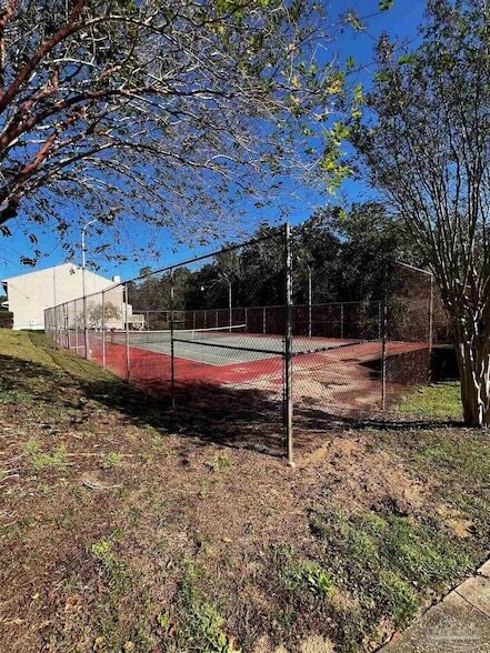 Building Photo - 923 Brookside Pl