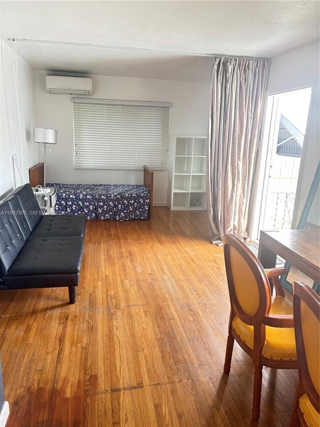 Building Photo - 2951 SW 23rd St