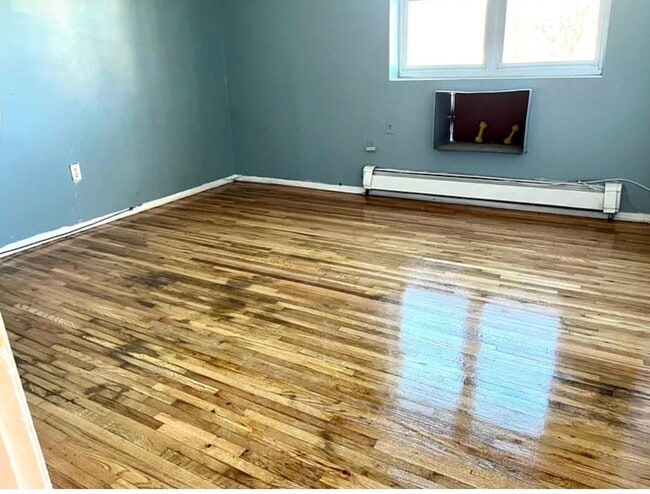 Building Photo - 1772 Hammersley Ave