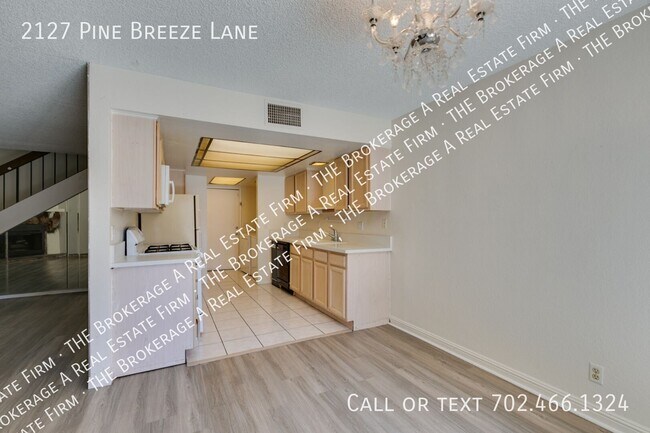 Building Photo - 2127 Pine Breeze Ln