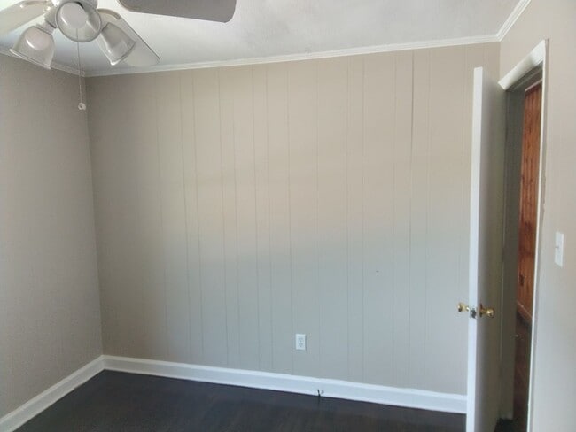 Building Photo - 304 Old Shaw Rd