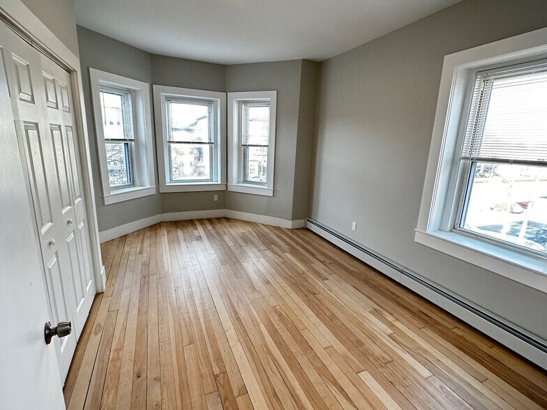 Building Photo - 1284 Commonwealth Avenue