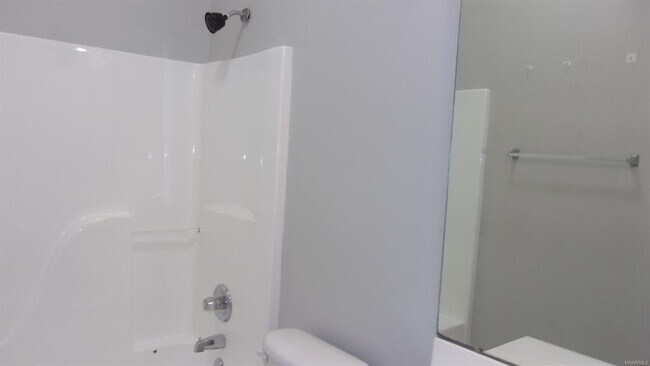 Building Photo - 826 Bluegrass Dr