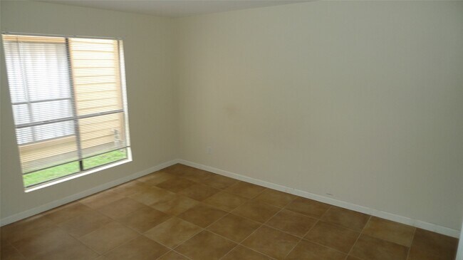 Building Photo - 16111 Aspenglen Dr