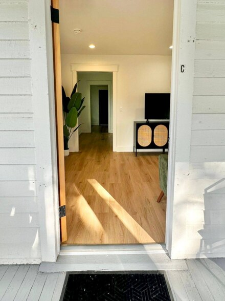 Building Photo - 1313 Live Oak St