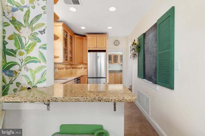 Building Photo - 8601 Mayfair Pl