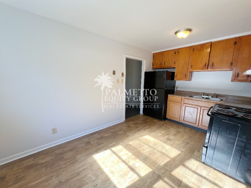 Building Photo - 2217 E Gate City Blvd