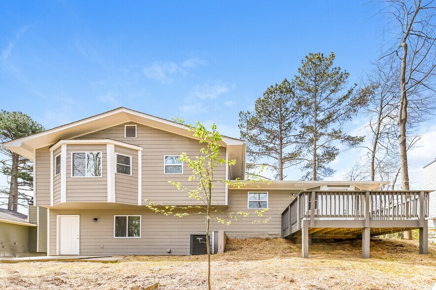 Building Photo - 5767 Riverside Dr