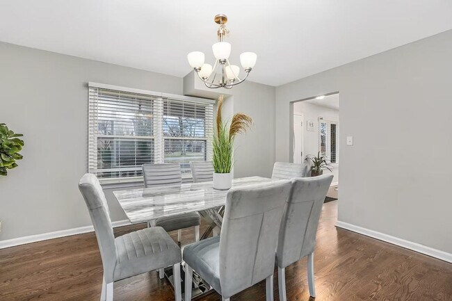 Building Photo - 3758 Cherry Hills Dr