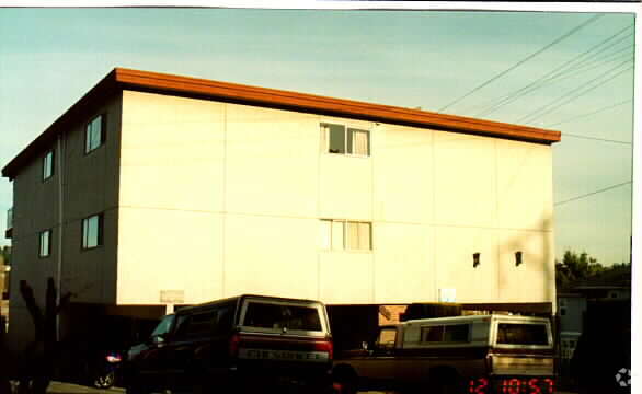 Building Photo - Florentia Street Apartments