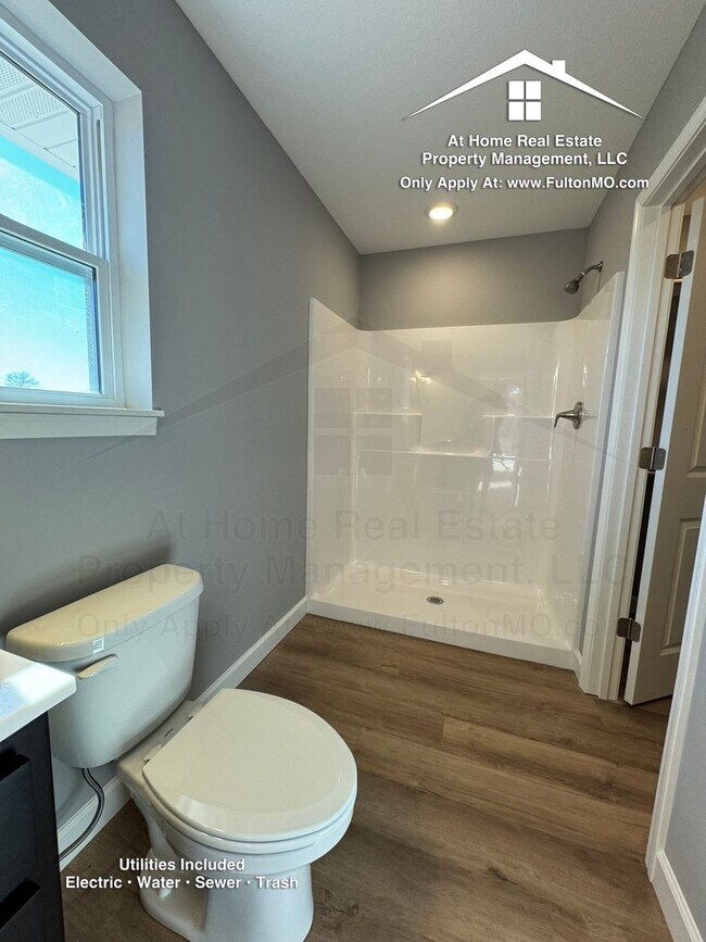 Building Photo - 2610 N Bluff St