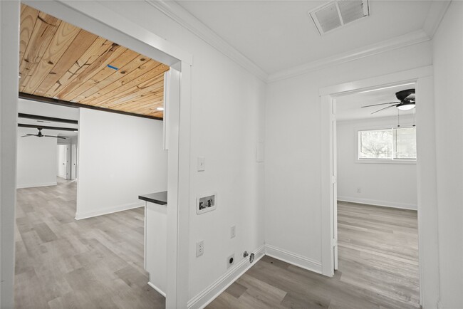 Building Photo - 205 Raymond St