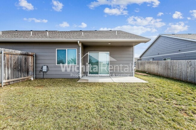 Building Photo - Newer 3 bedroom 2 bath duplex - ***$500 off the first month's rent***