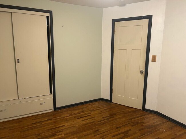 Building Photo - Charming 2BR Rambler in Puget Neighborhood | Private Yard
