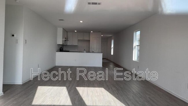 Building Photo - 9137 Navarro Vis