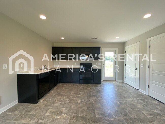 Building Photo - MOVE IN SPECIAL!!! - Home for Rent in Talladega, AL!!! - Sign a lease by 4/15 to receive a $250 G...