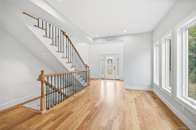 Building Photo - 67 Paulding Ln