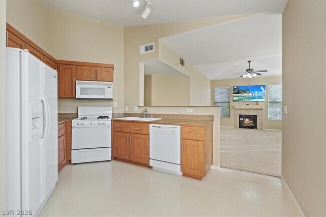 Building Photo - 10550 W Alexander Rd