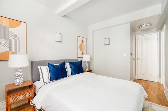 Building Photo - 240 W 73rd St