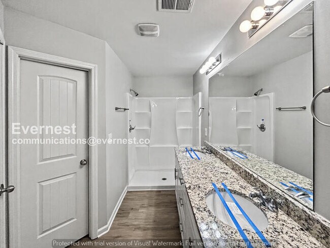 Building Photo - 3 Bed, 2.5 Bath Home with Attached Garage / Pet-Friendly / Available Now!