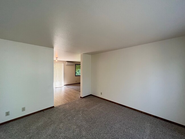 Building Photo - $500.00 Off Move in Costs!