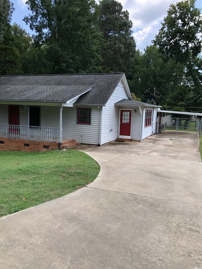 Building Photo - 826 Hillcroft Pl