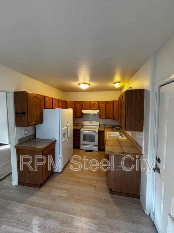 Building Photo - 1210 N Elizabeth St