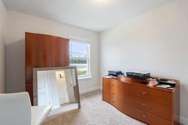 Building Photo - 7522 Shadow Lake Dr