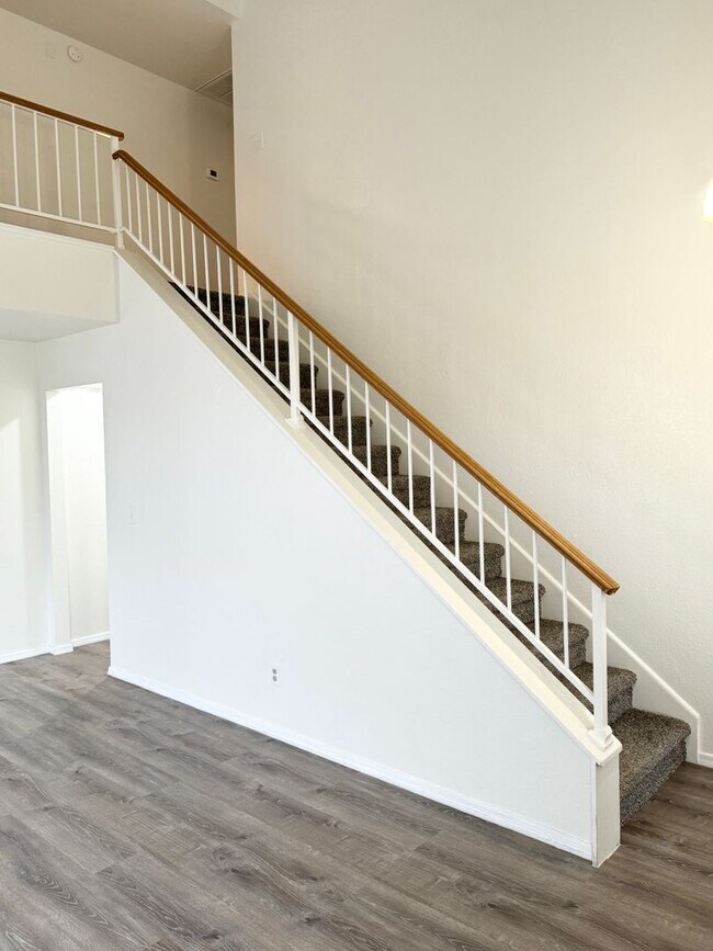 Building Photo - Stunning 4 Bedroom/2.5 Bath Home in Ahwatukee