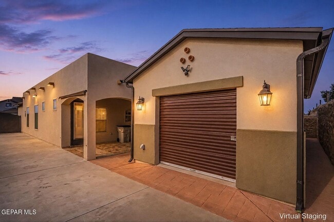 Building Photo - 14900 Tierra Crystal Ave