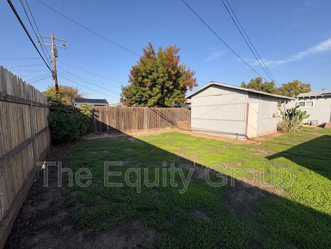 Building Photo - 719 S Church St