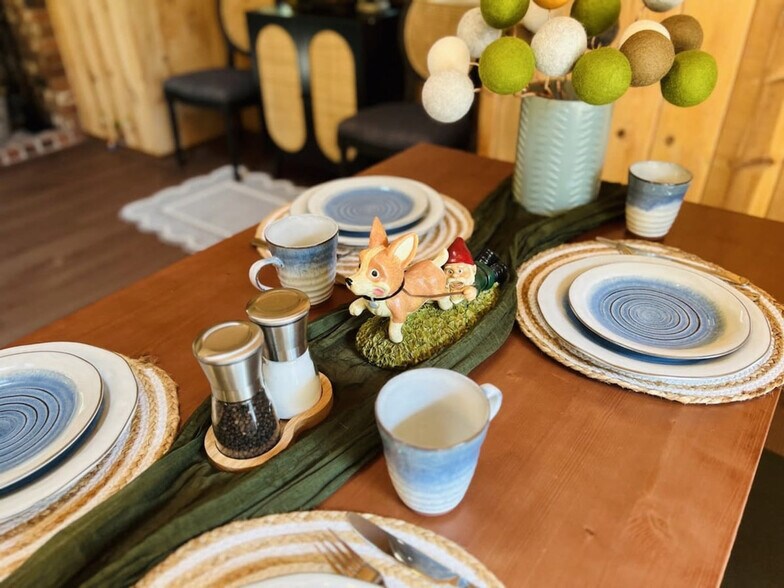 Building Photo - 26928 WA-525