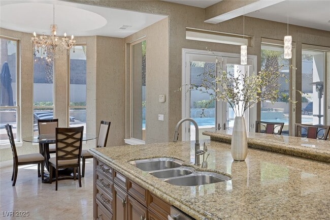 Building Photo - 1545 Villa Rica Dr