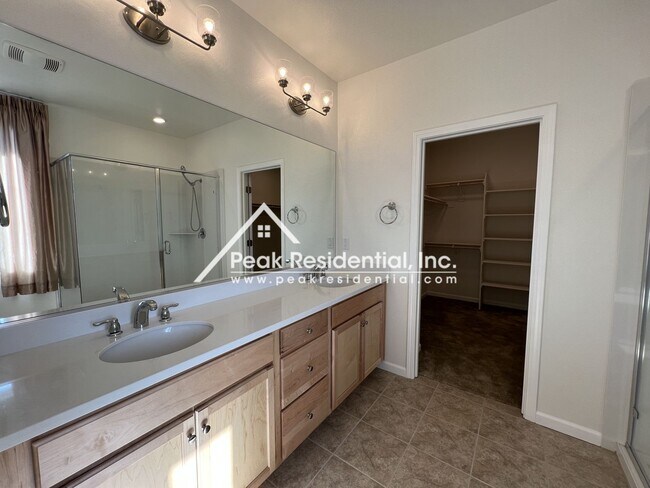 Building Photo - Newer 4bd/3ba Elk Grove Home with 2 Car Garage