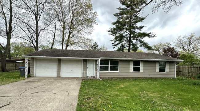 Building Photo - Charming 3-Bedroom, 1-Bathroom Home with Attached Garage – Accepting Section 8