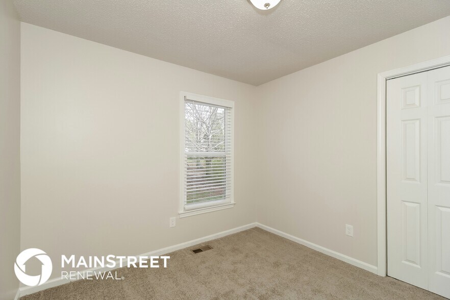 Building Photo - 175 Sumer Ln S