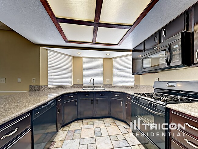 Building Photo - 5958 Chariot Ln